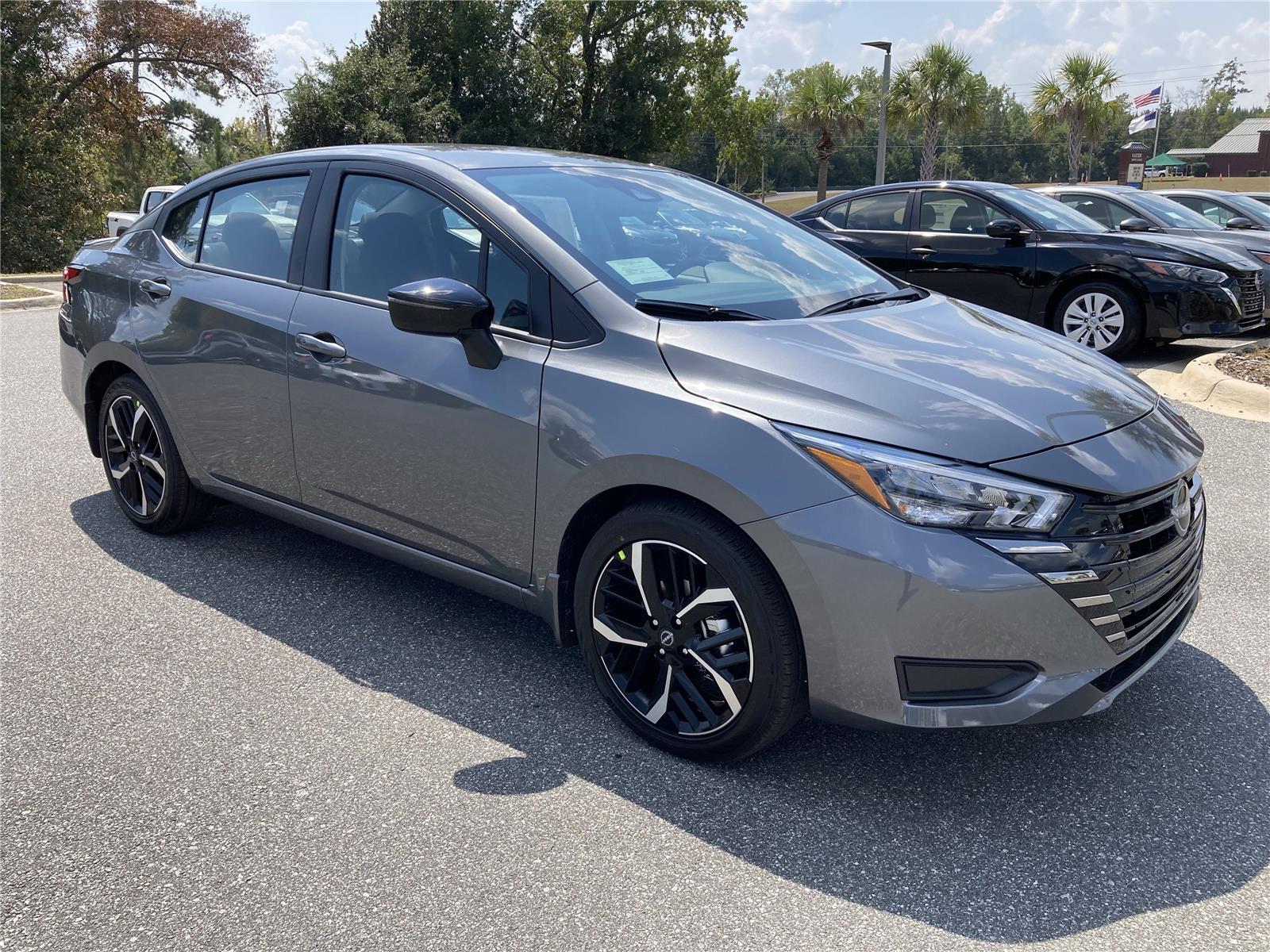 2025 Nissan Versa SR photo 2