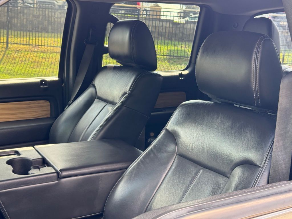 2011 Ford F-150 Lariat photo 16