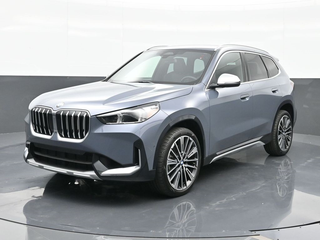 2024 BMW X1 28i's photo