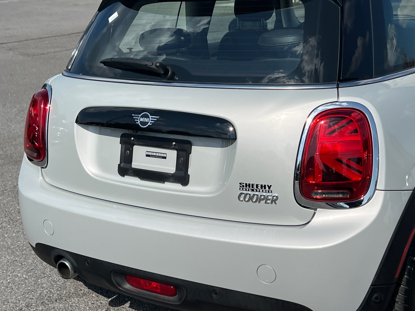 2021 Mini Cooper 2 Door Hardtop Oxford Edition photo 6