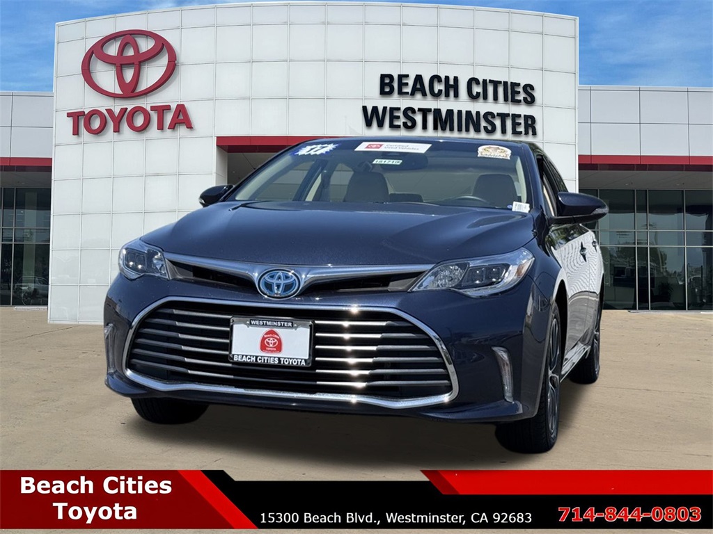 2017 Toyota Avalon Hybrid XLE Plus photo 3