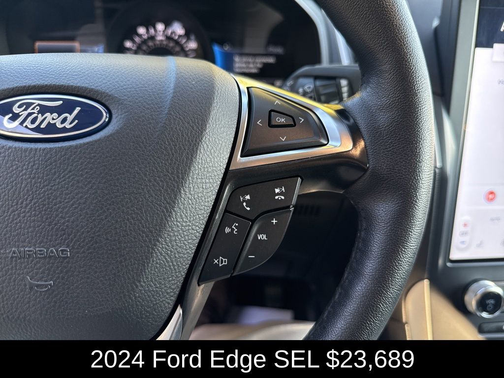 2024 Ford Edge SEL photo 29