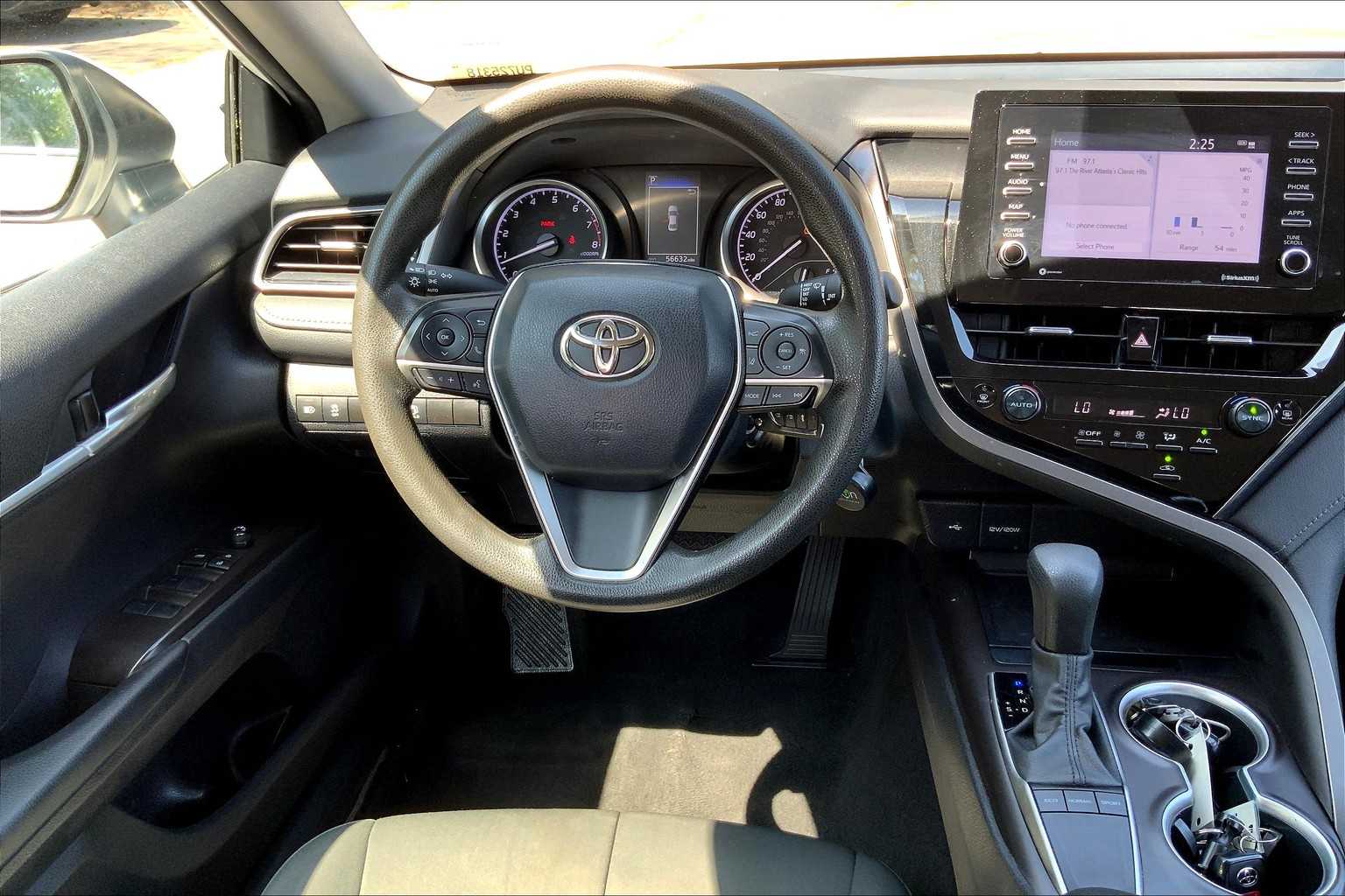 2023 Toyota Camry LE photo 10