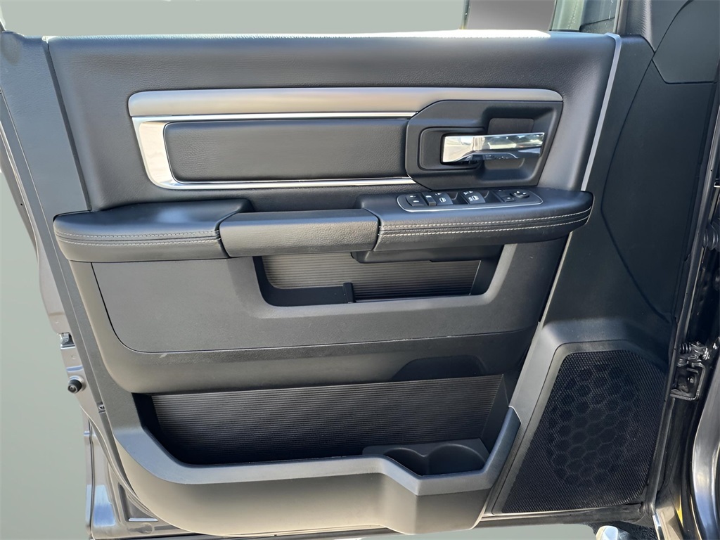 2022 Ram 1500 Classic Warlock photo 23