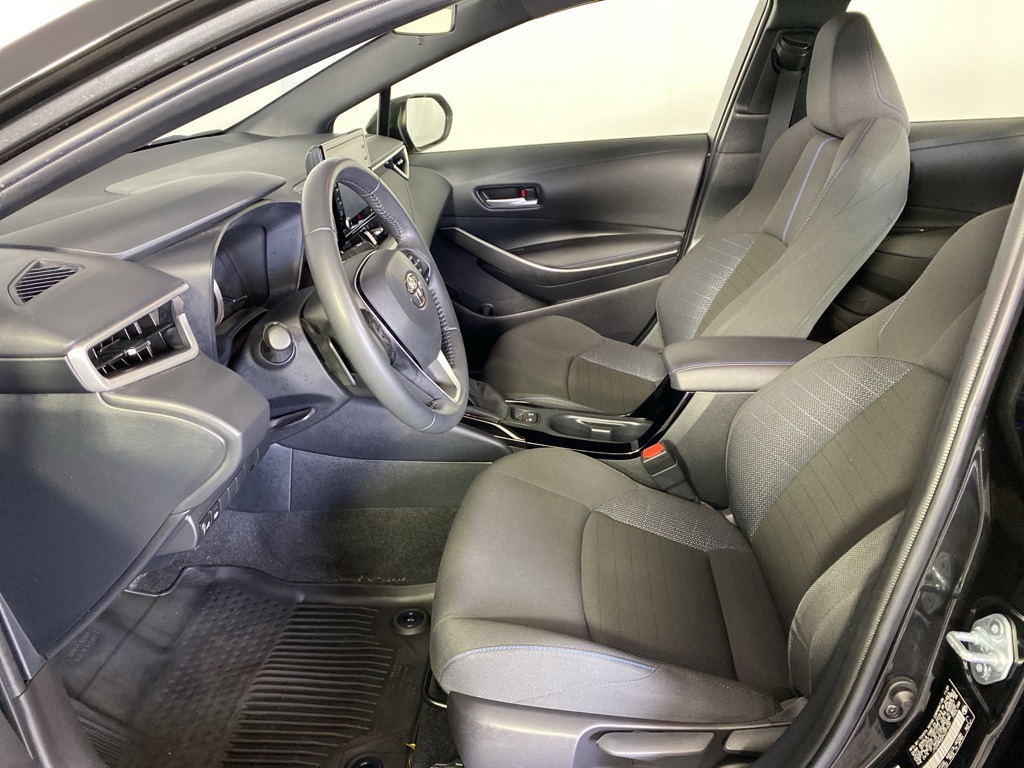 2022 Toyota Corolla SE photo 2