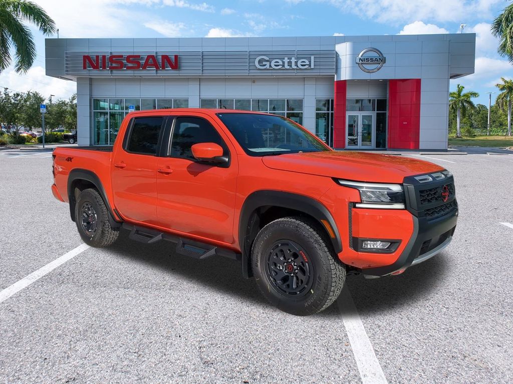 2025 Nissan Frontier Crew Cab PRO-4X photo 2