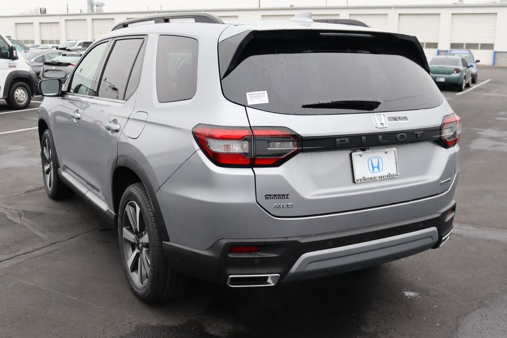 2025 Honda Pilot Touring photo 2