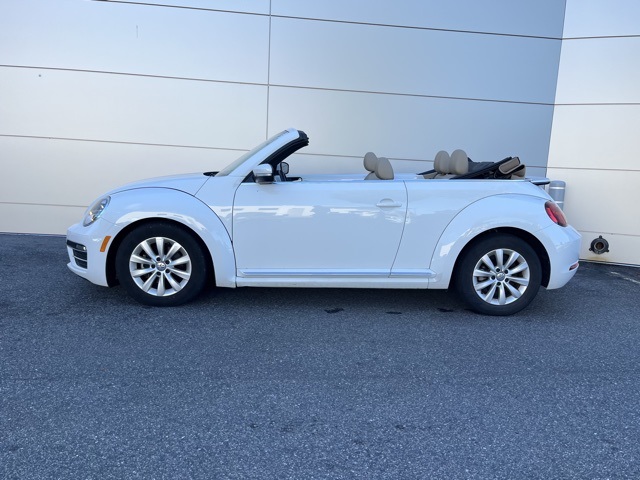 2019 Volkswagen Beetle Convertible S photo 9