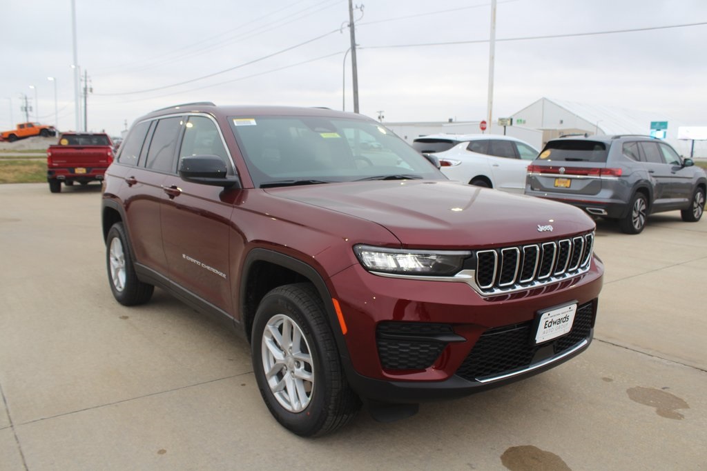 2025 Jeep Grand Cherokee Laredo's photo