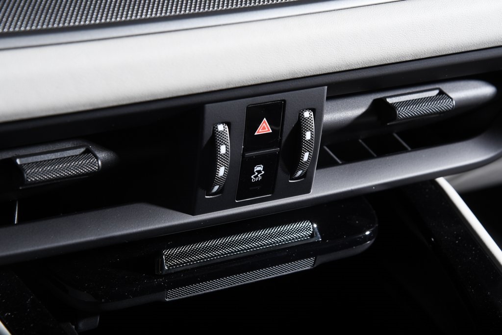 2025 Porsche Cayenne E-Hybrid photo 19