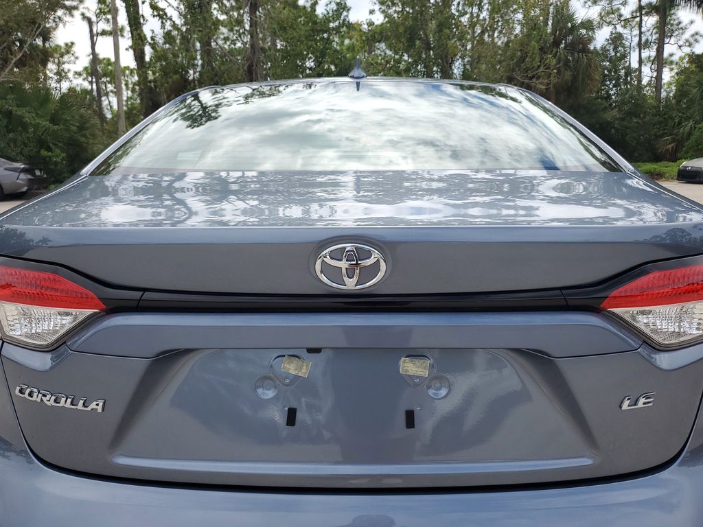 2025 Toyota Corolla LE photo 13