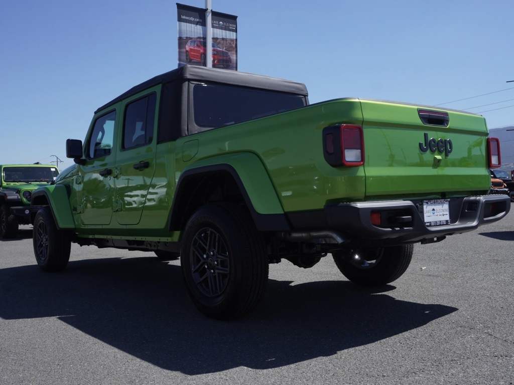 2025 Jeep Gladiator Sport photo 7