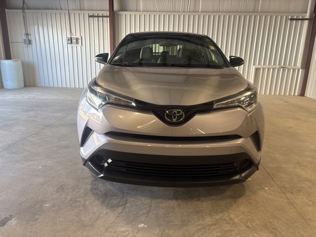 2019 Toyota C-HR XLE photo 3