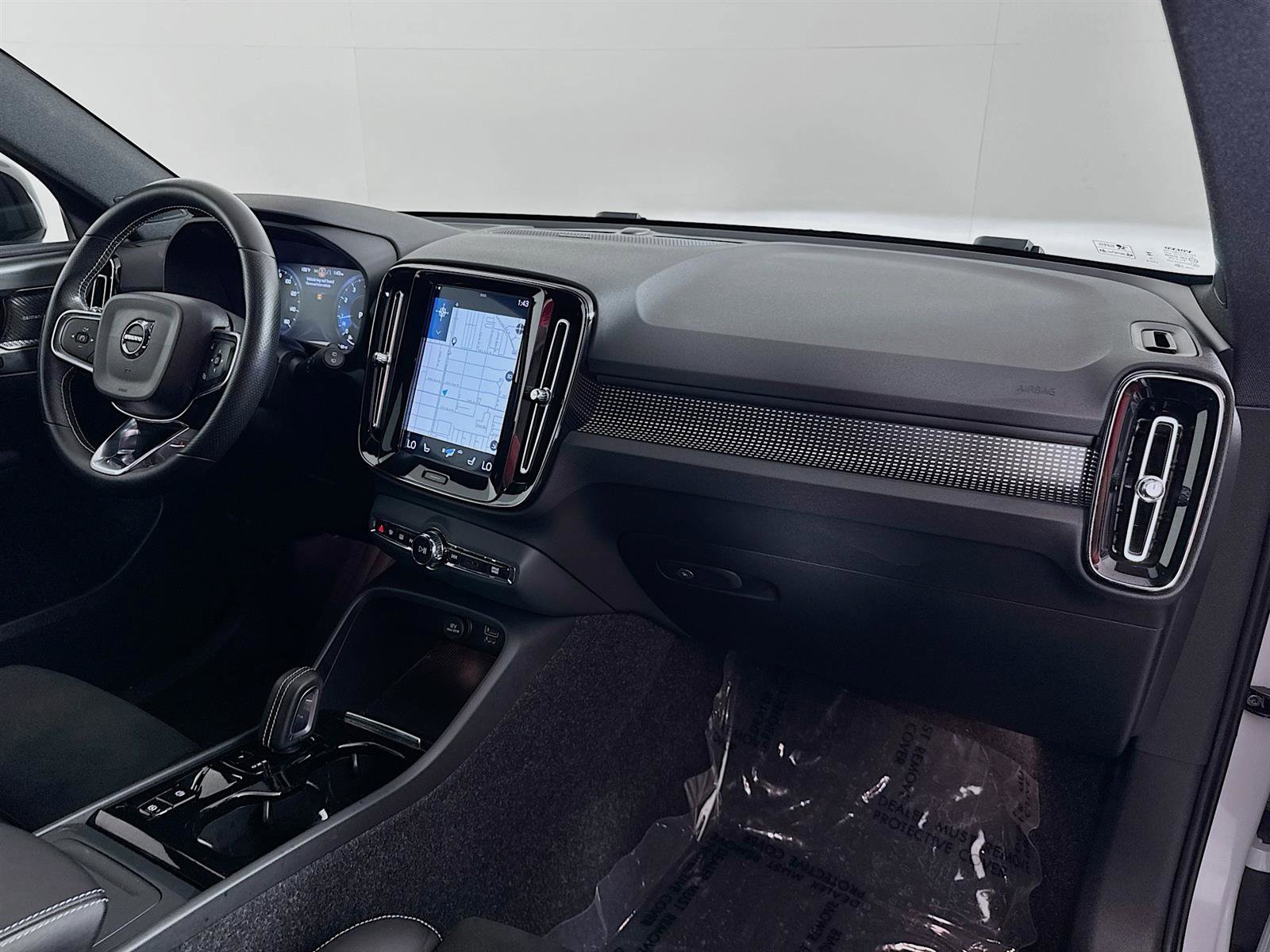 2021 Volvo XC40 T5 R-Design photo 29