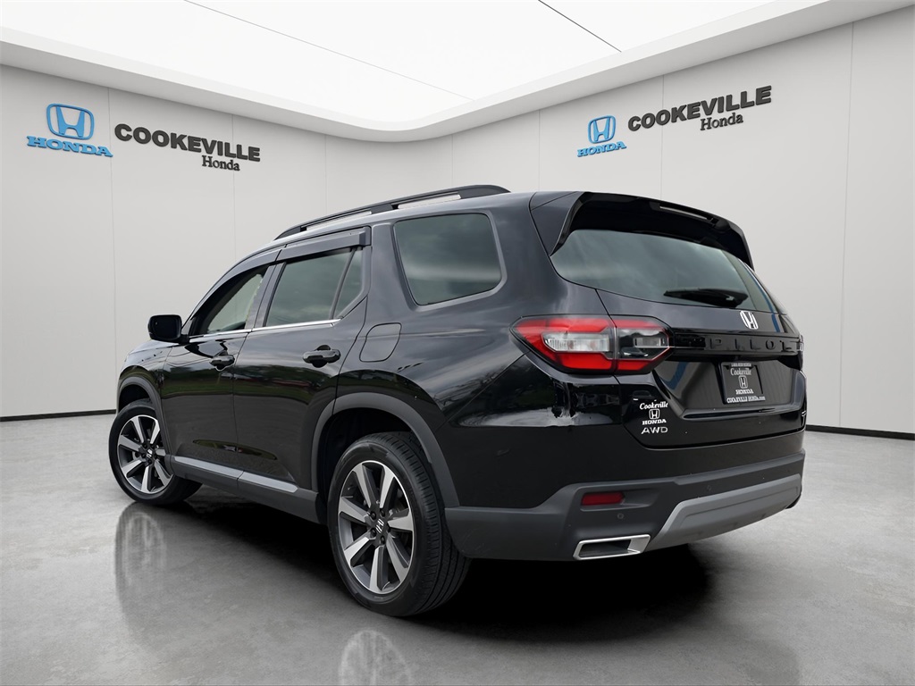 2023 Honda Pilot Touring photo 2