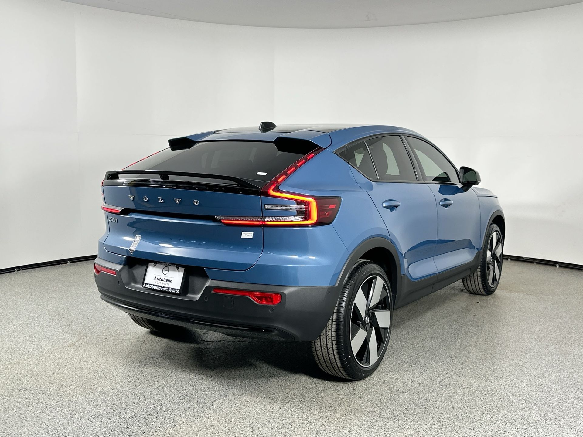 2024 Volvo C40 Recharge Plus photo 4
