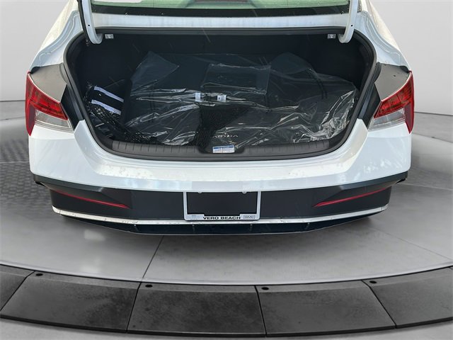 2025 Hyundai Elantra SEL Convenience photo 10