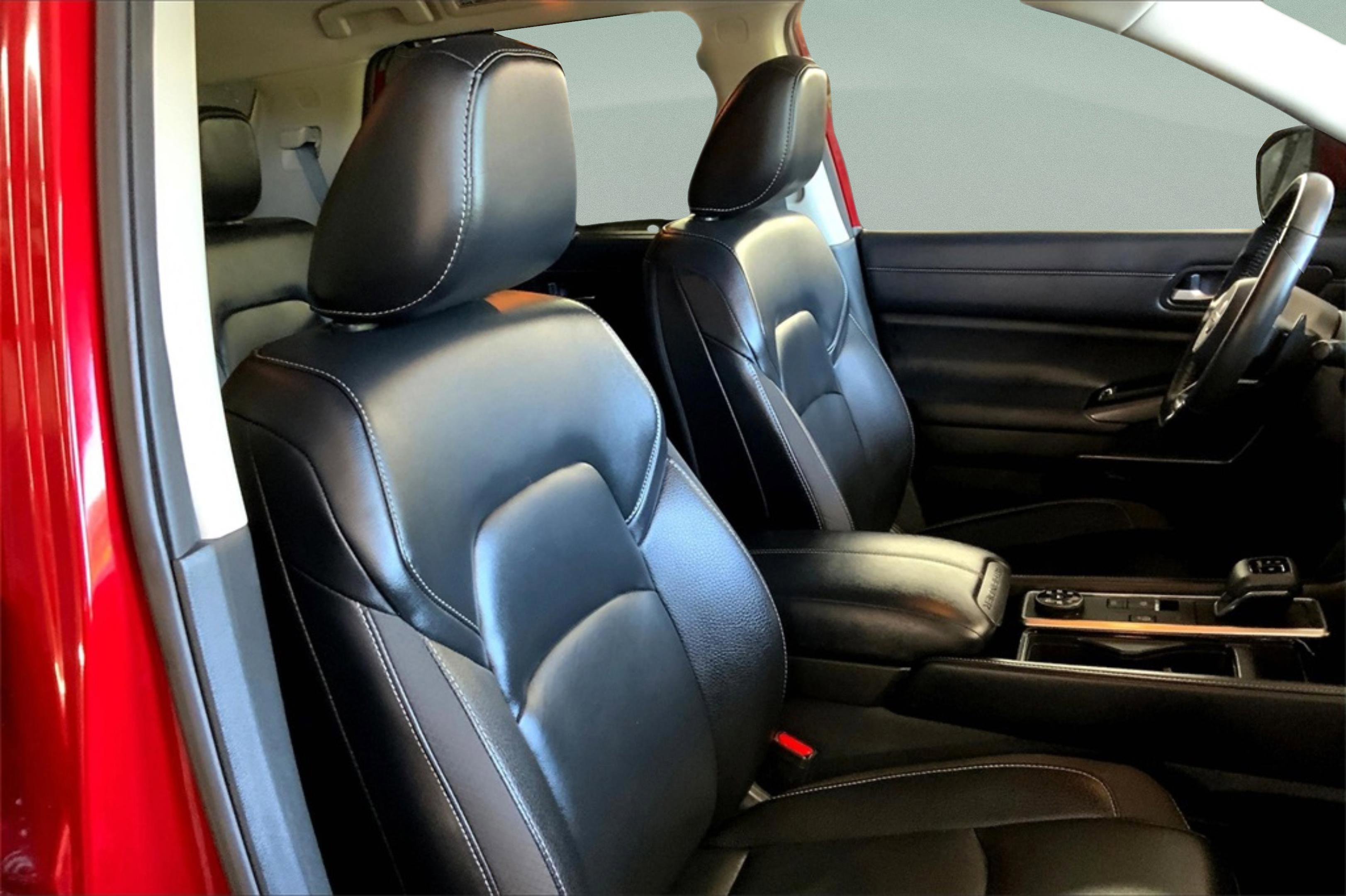 2023 Nissan Pathfinder SL photo 30