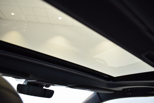 2020 Toyota Avalon Hybrid Limited photo 13