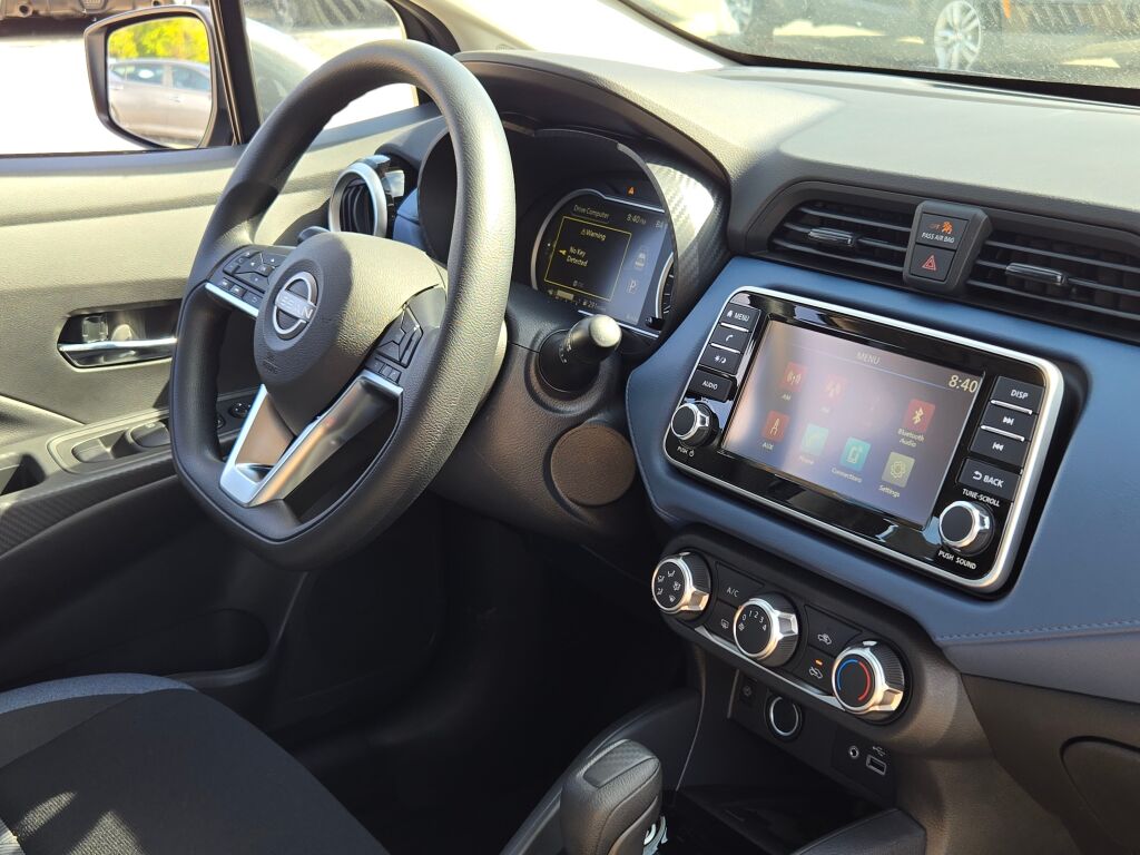 2025 Nissan Versa SV photo 5