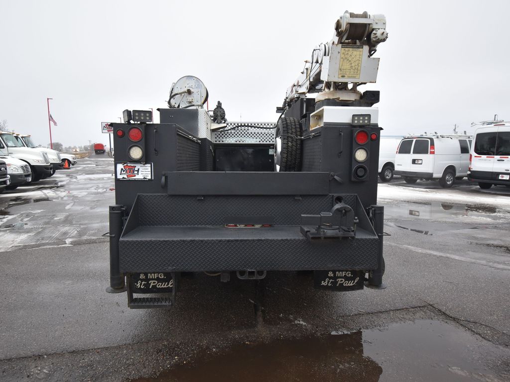 2016 Ford F-550 photo 4