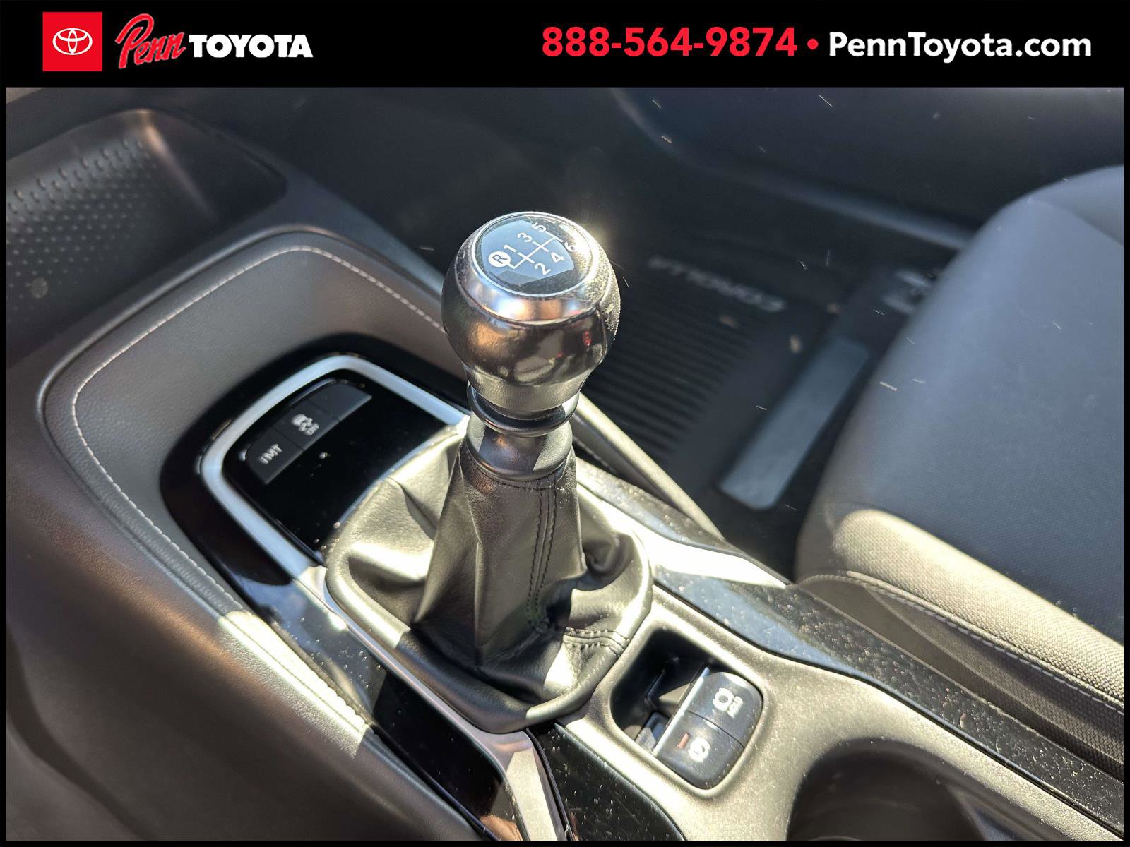 2022 Toyota Corolla SE photo 24