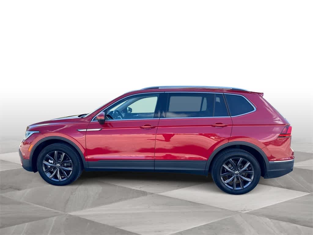 2023 Volkswagen Tiguan SE photo 3