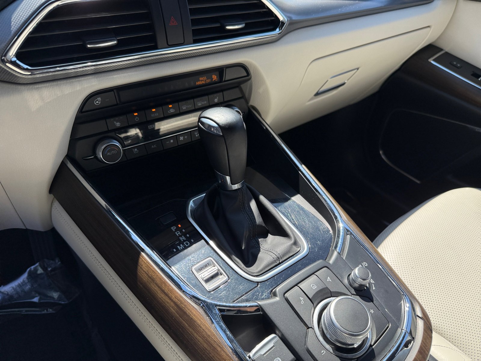 2023 Mazda CX-9 Signature photo 13