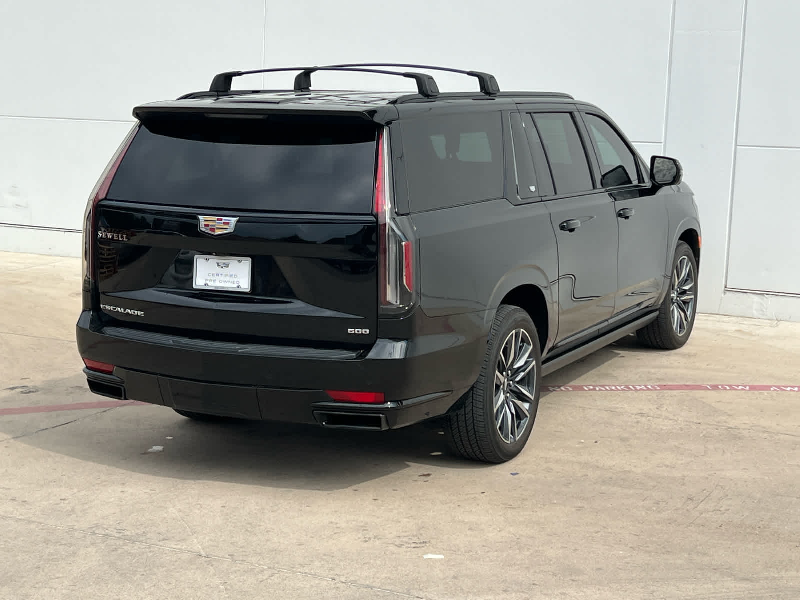 2023 Cadillac Escalade ESV Sport photo 4