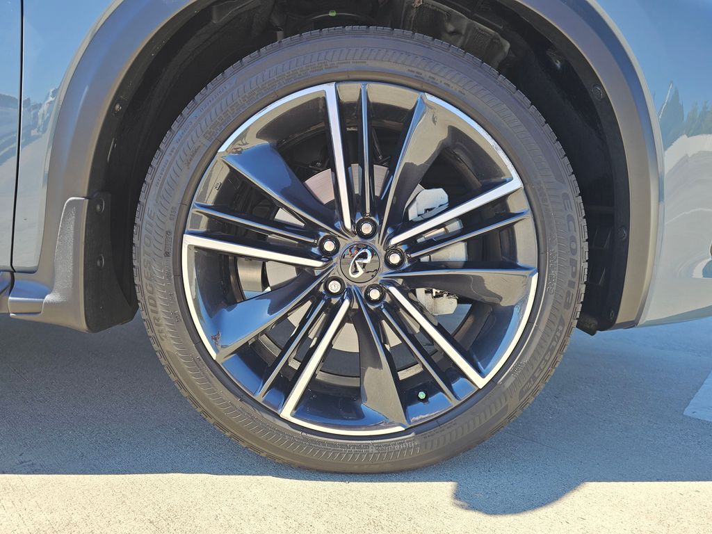 2022 Infiniti QX55 Essential photo 26