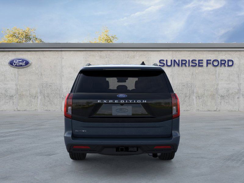 2025 Ford Expedition photo 6