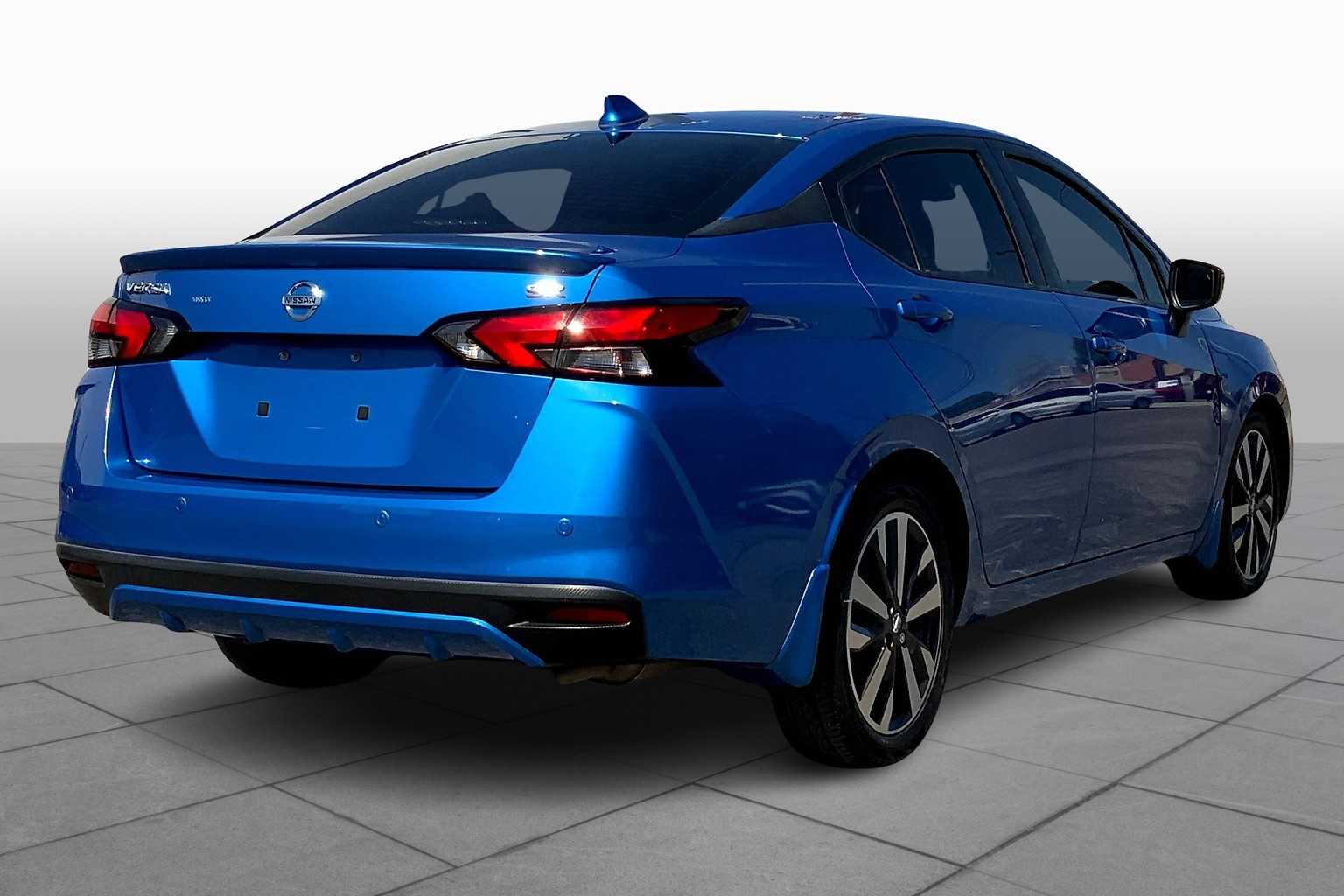 2020 Nissan Versa SR photo 11