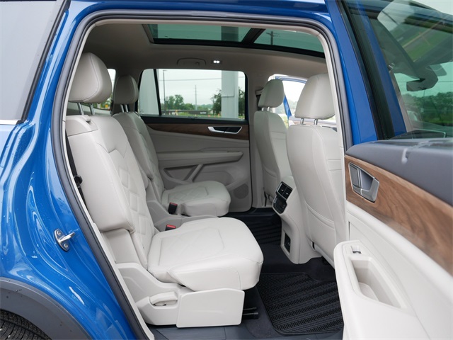 2025 Volkswagen Atlas SE Technology photo 20