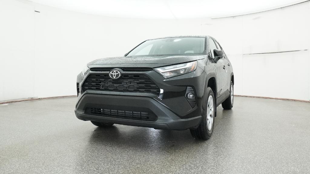2025 Toyota RAV4 LE photo 4