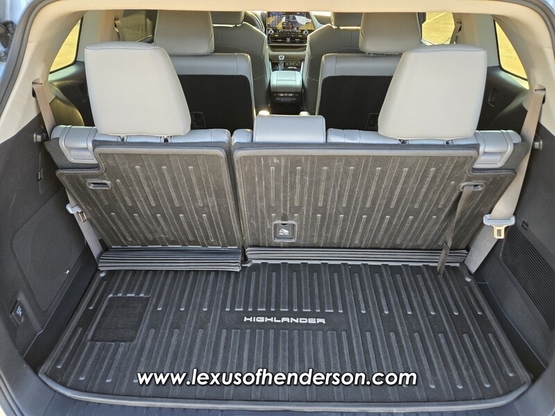 2021 Toyota Highlander Hybrid Platinum photo 14