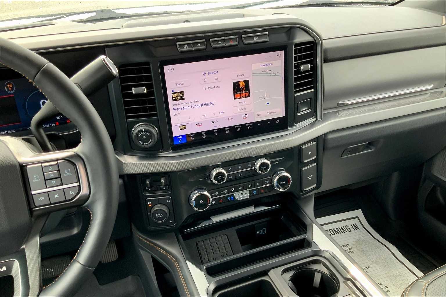 2024 Ford F-250 Platinum photo 11