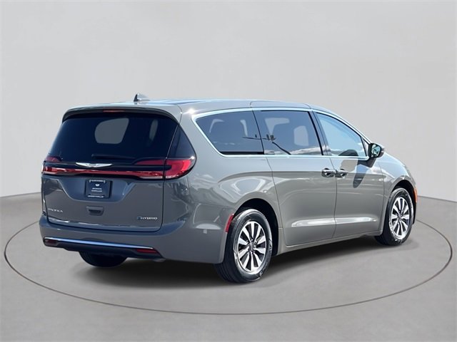 2022 Chrysler Pacifica Hybrid Touring L photo 5
