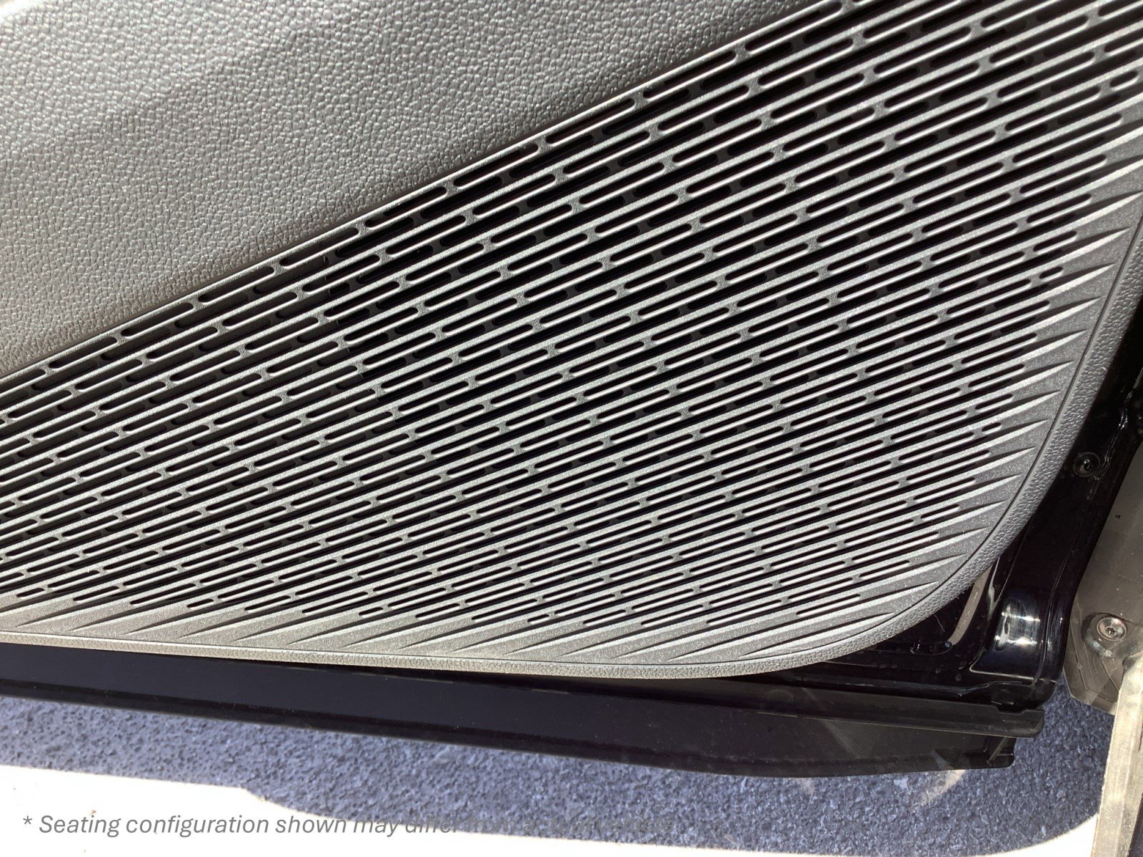 2025 Volkswagen Atlas SEL photo 25