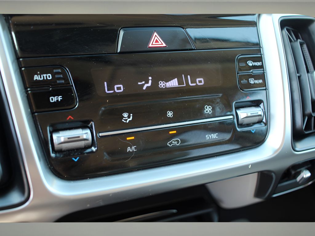 2023 Kia Sorento X-Line S photo 13