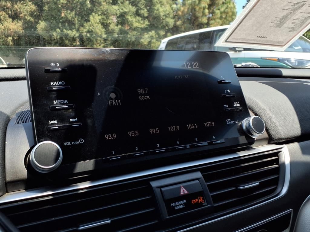 2018 Honda Accord LX photo 6