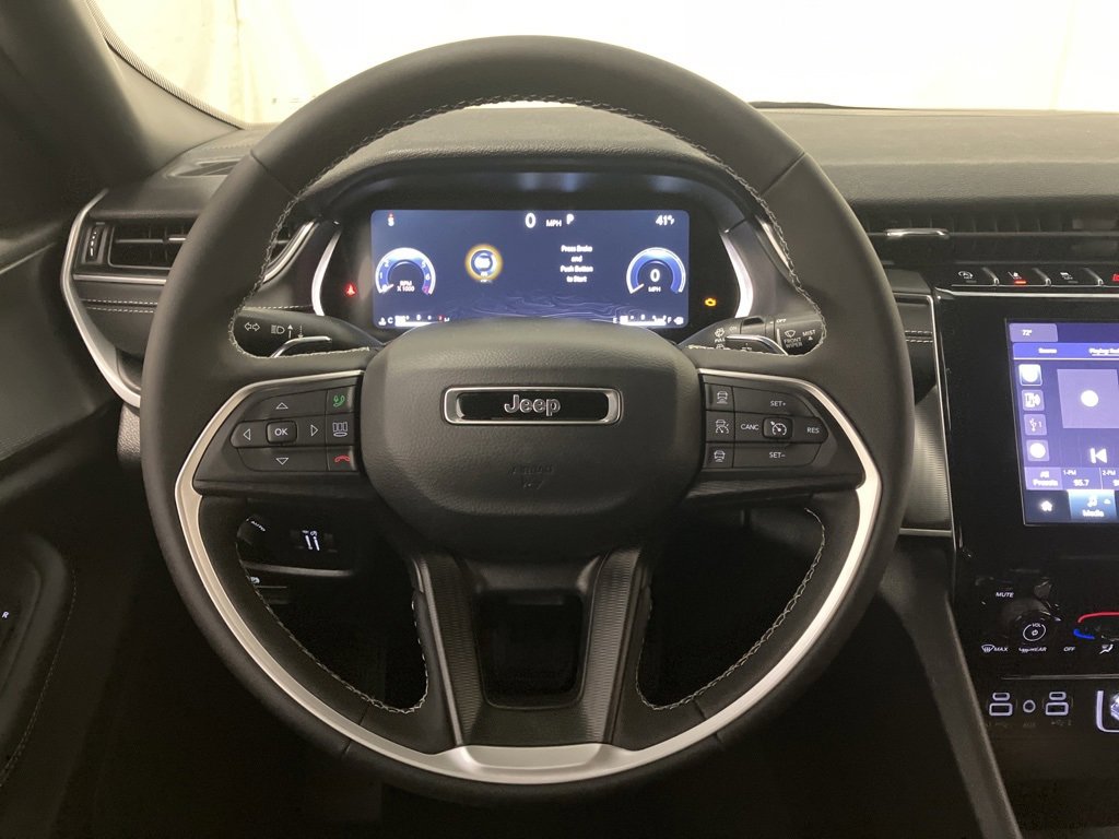 2025 Jeep Grand Cherokee Laredo X photo 2