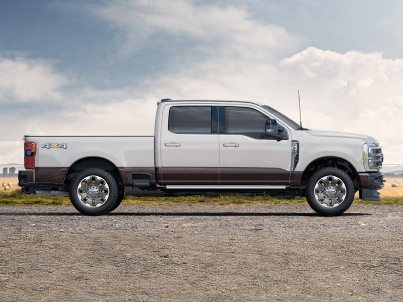 2026 Ford F-350 King Ranch photo 2