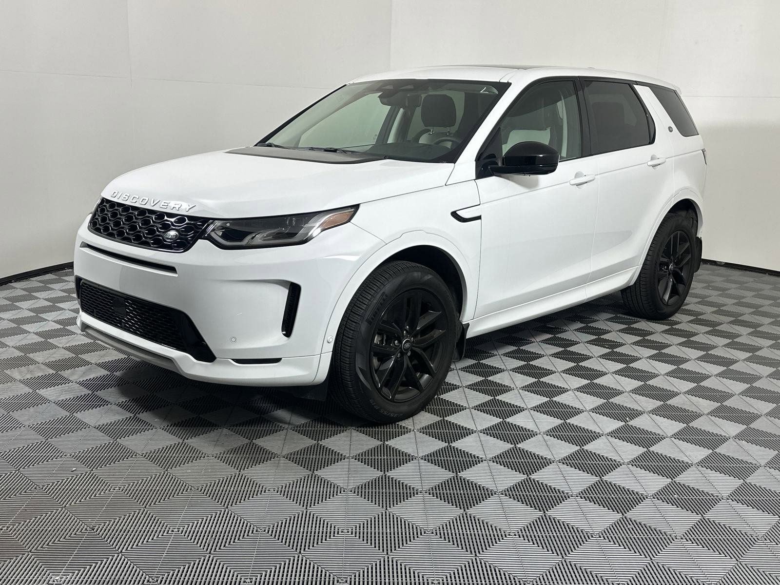 2024 Land Rover Discovery Sport S's photo