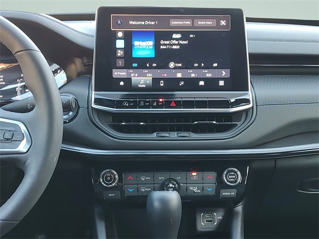 2025 Jeep Compass North Edition Latitude photo 13