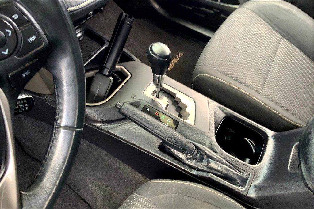 2018 Toyota RAV4 XLE photo 16