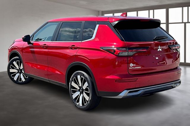 2025 Mitsubishi Outlander SE photo 4