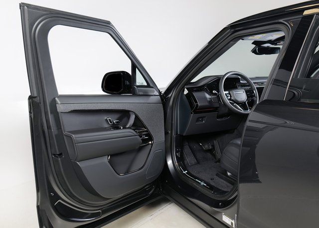 2025 Land Rover Range Rover Sport SE photo 25