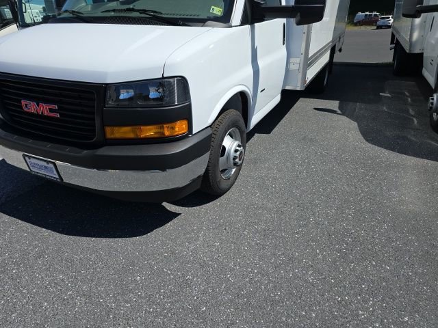 2024 Gmc Savana Cutaway 3500 photo 4
