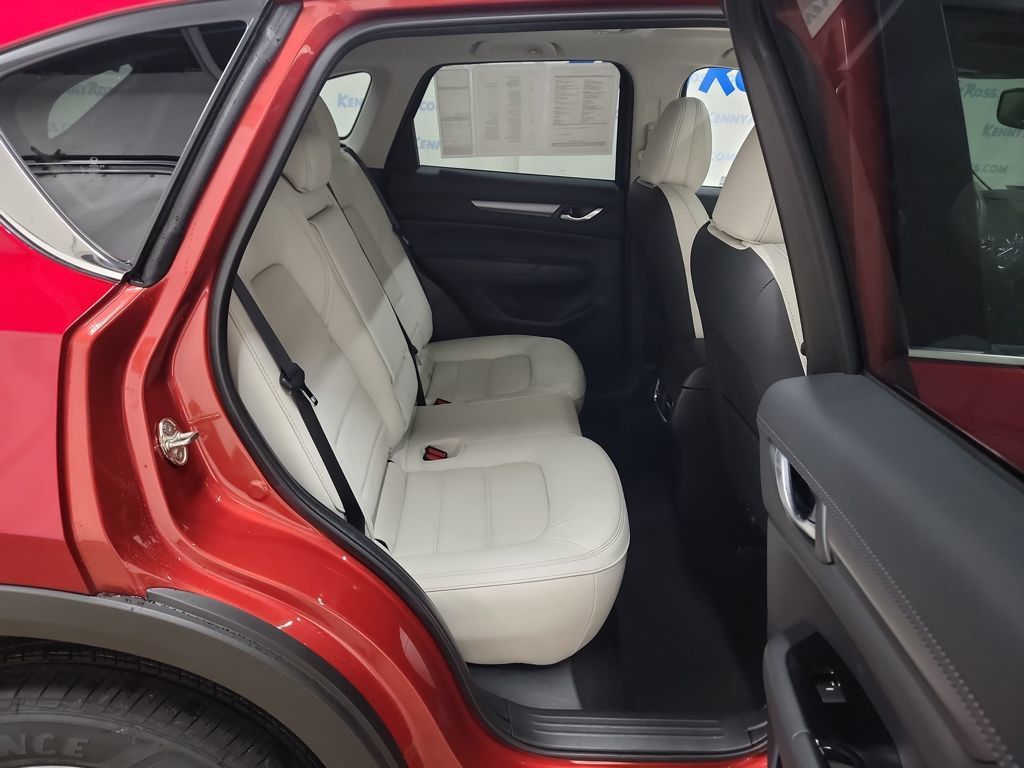2023 Mazda CX-5 2.5 S Preferred photo 10