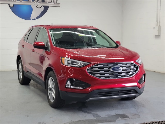 2022 Ford Edge SEL photo 3